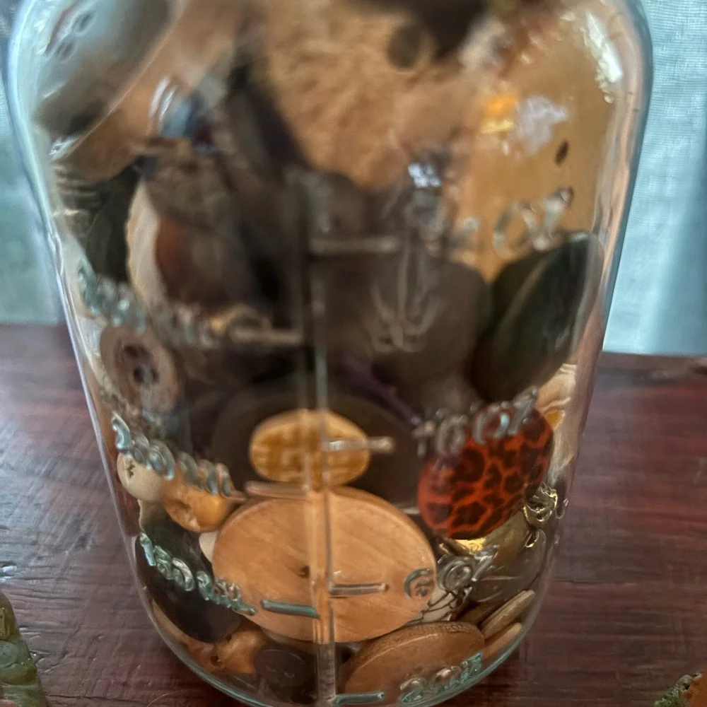 Gorgeous Flower Arangement In Mason Jar - Picture 2 of 4